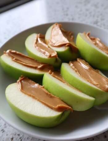 Apple slices with natural peanut butter