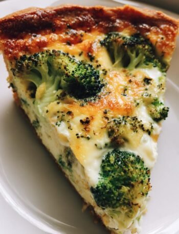 Broccoli Quiche with cheese and eggs